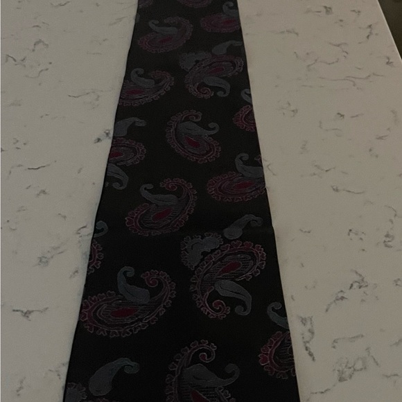 Paisley Patterned Scarf - Picture 4 of 4